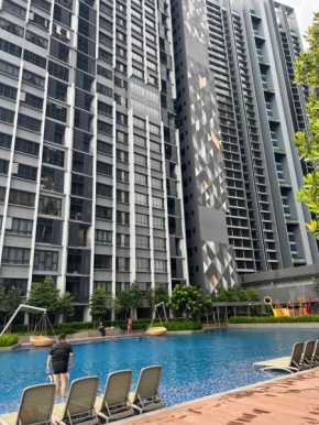 Millerz Square 3 bedroom near Old klang road Mid valley Beautiful night view